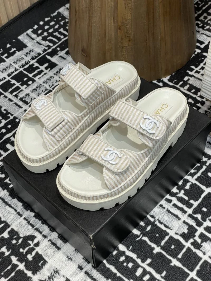 Chanel Slippers Sporty 19610