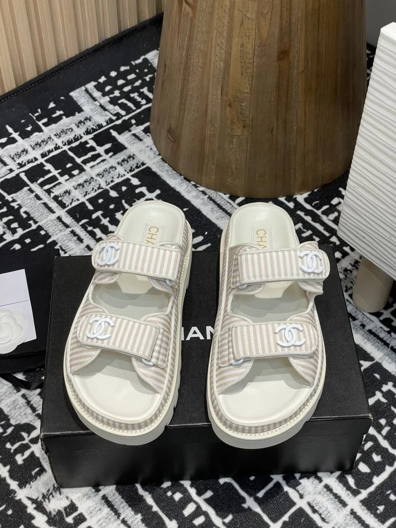 Chanel Slippers Sporty 19610