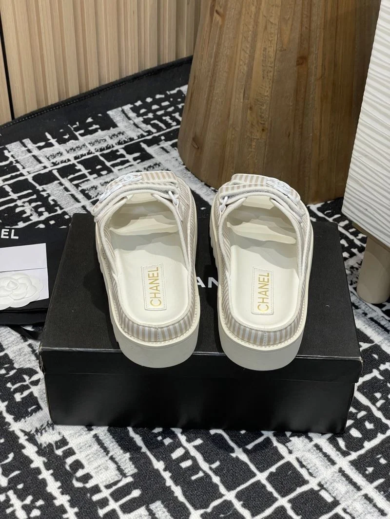Chanel Slippers Sporty 19610