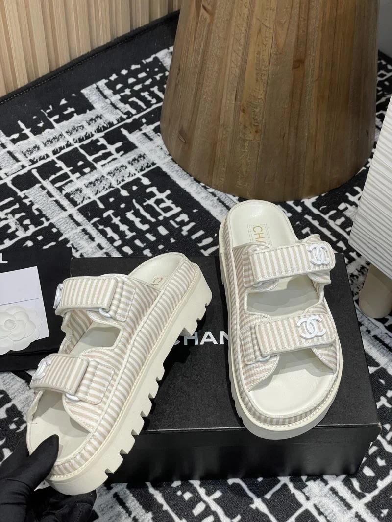 Chanel Slippers Sporty 19610