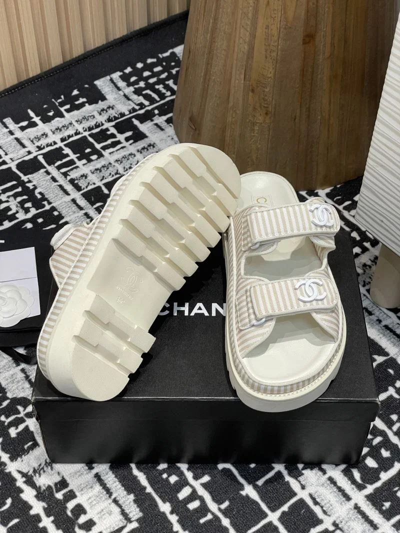 Chanel Slippers Sporty 19610