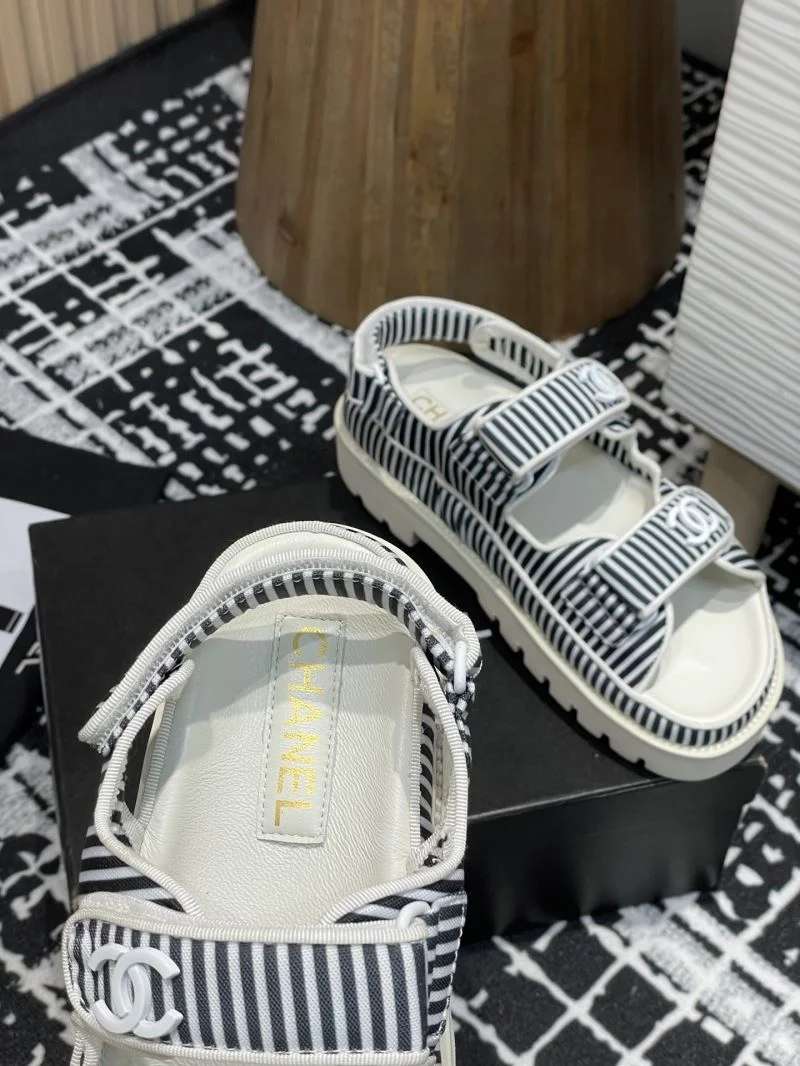 Elegant Chanel Slippers 19603