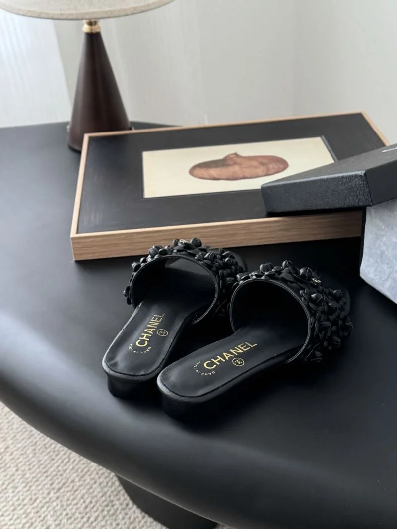 Chanel Slippers Unisex 19605