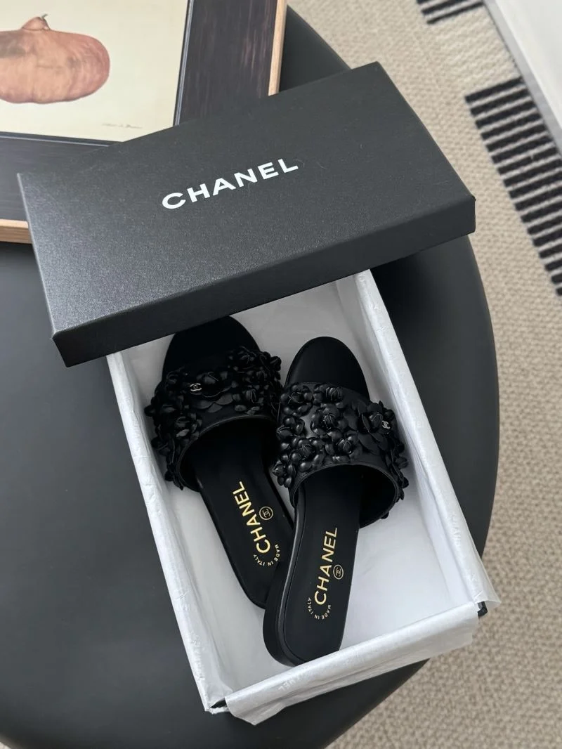 Chanel Slippers Unisex 19605