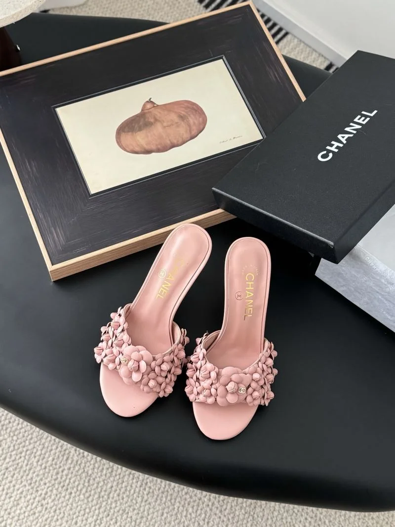 Neat Chanel Slippers 19581