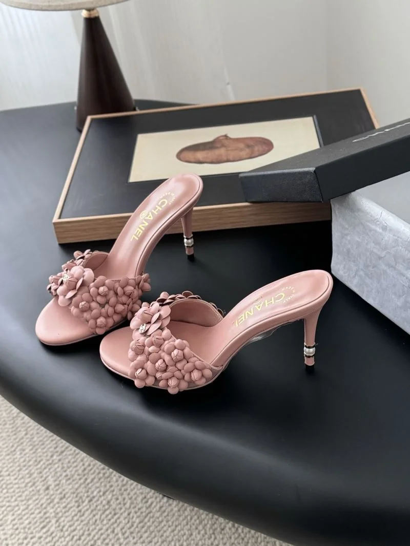 Neat Chanel Slippers 19581