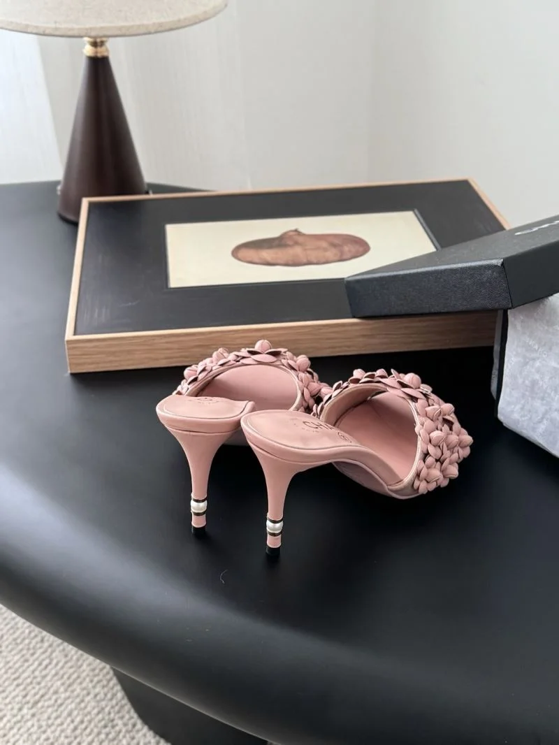 Neat Chanel Slippers 19581
