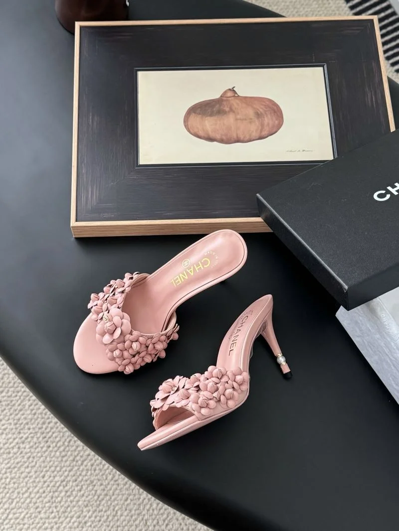 Neat Chanel Slippers 19581
