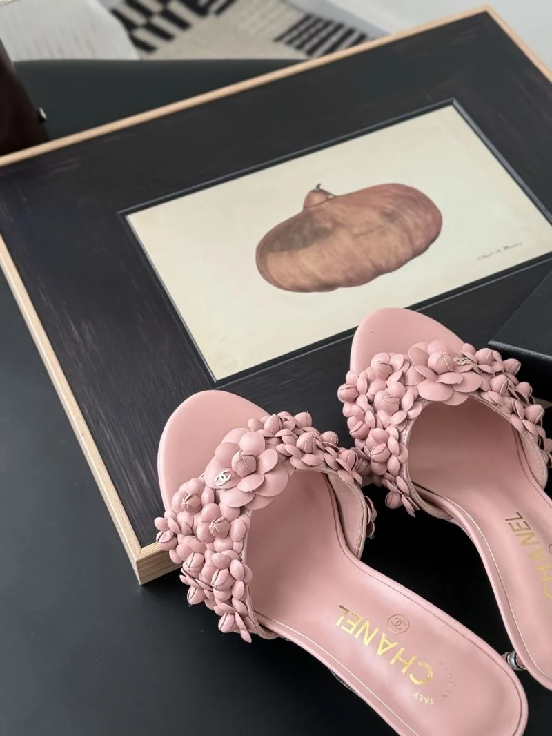 Neat Chanel Slippers 19581
