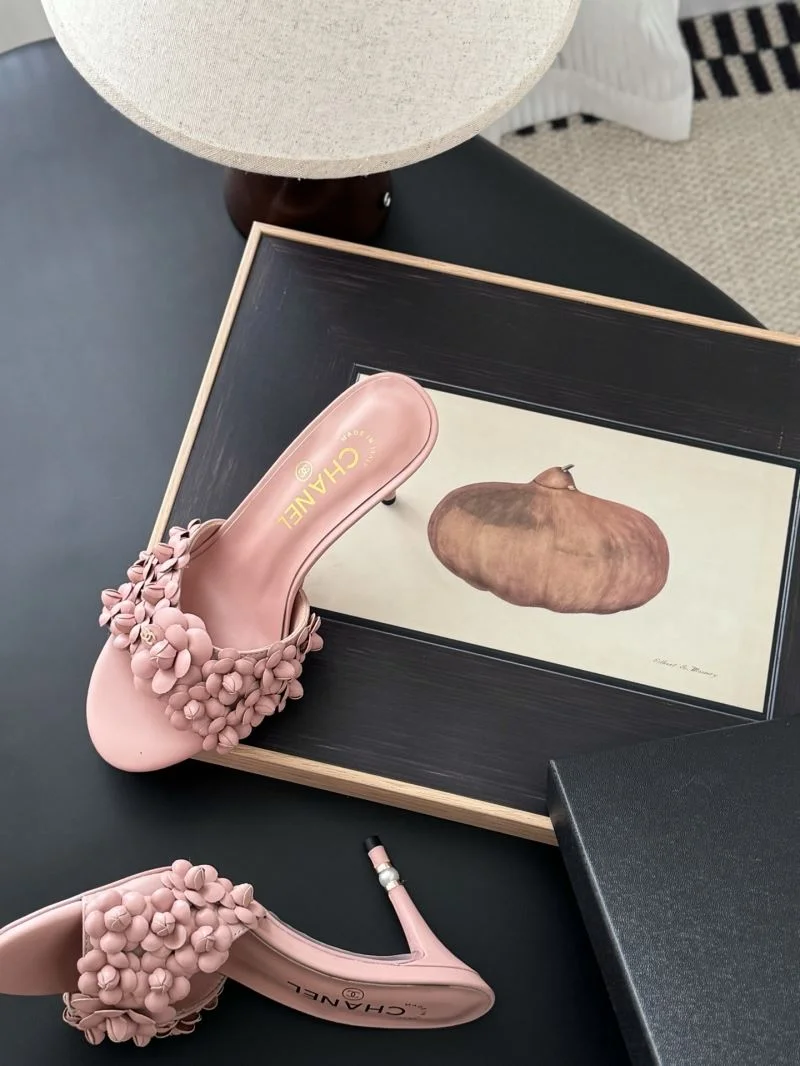 Neat Chanel Slippers 19581