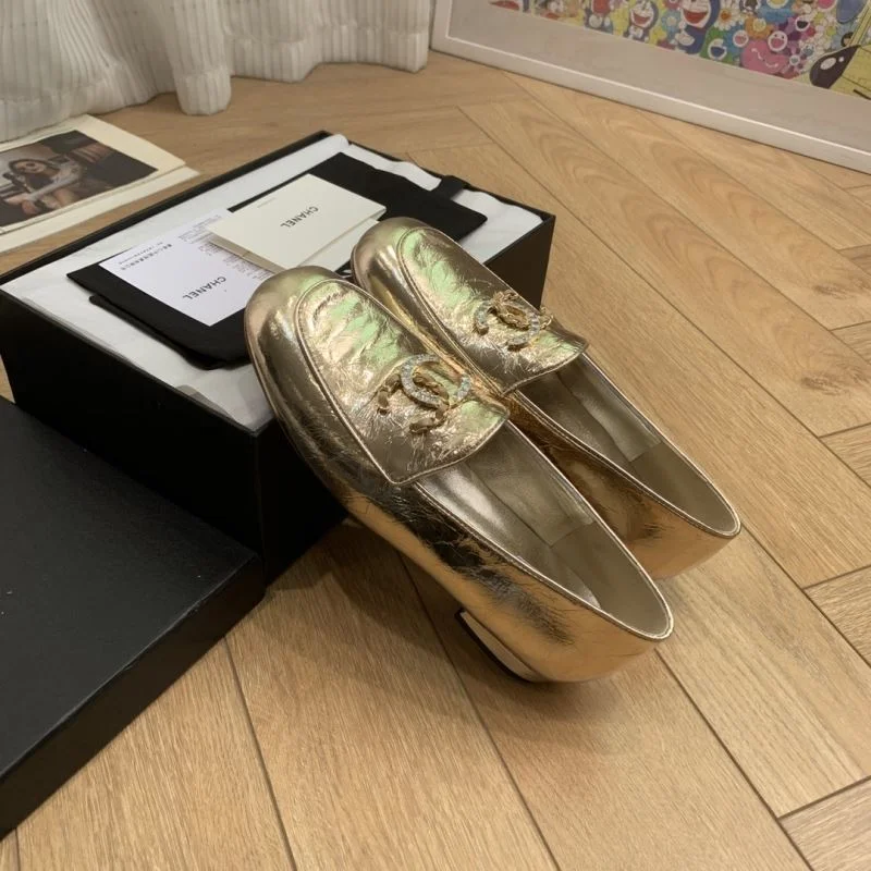 Sleek Chanel Slippers 19050