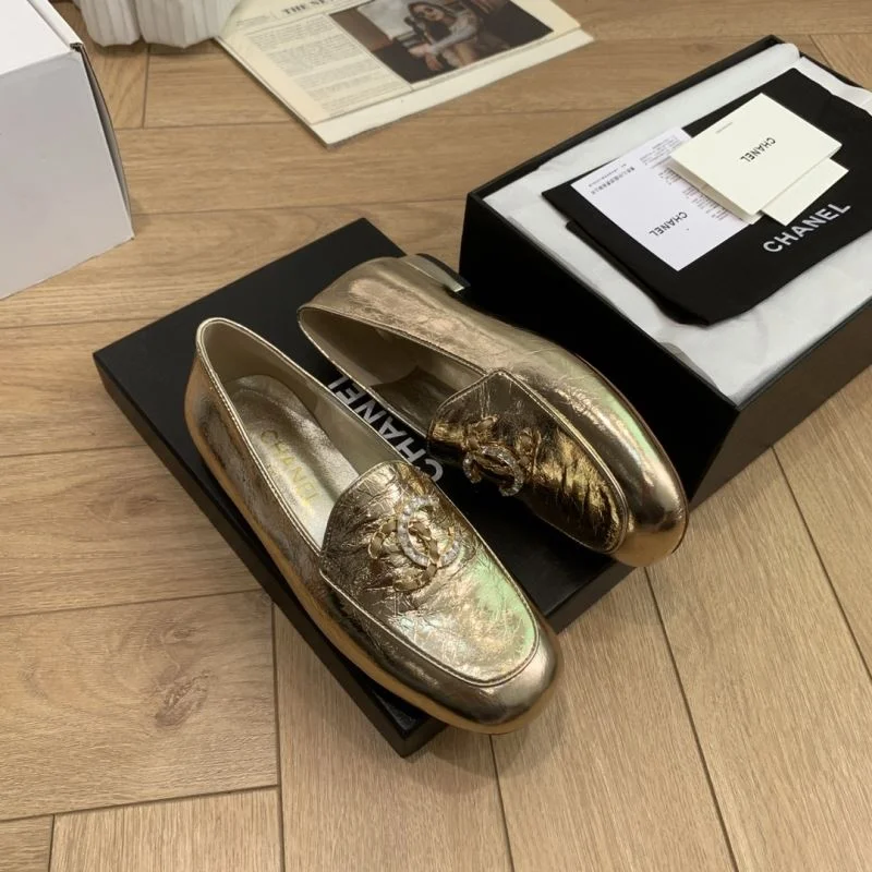 Sleek Chanel Slippers 19050