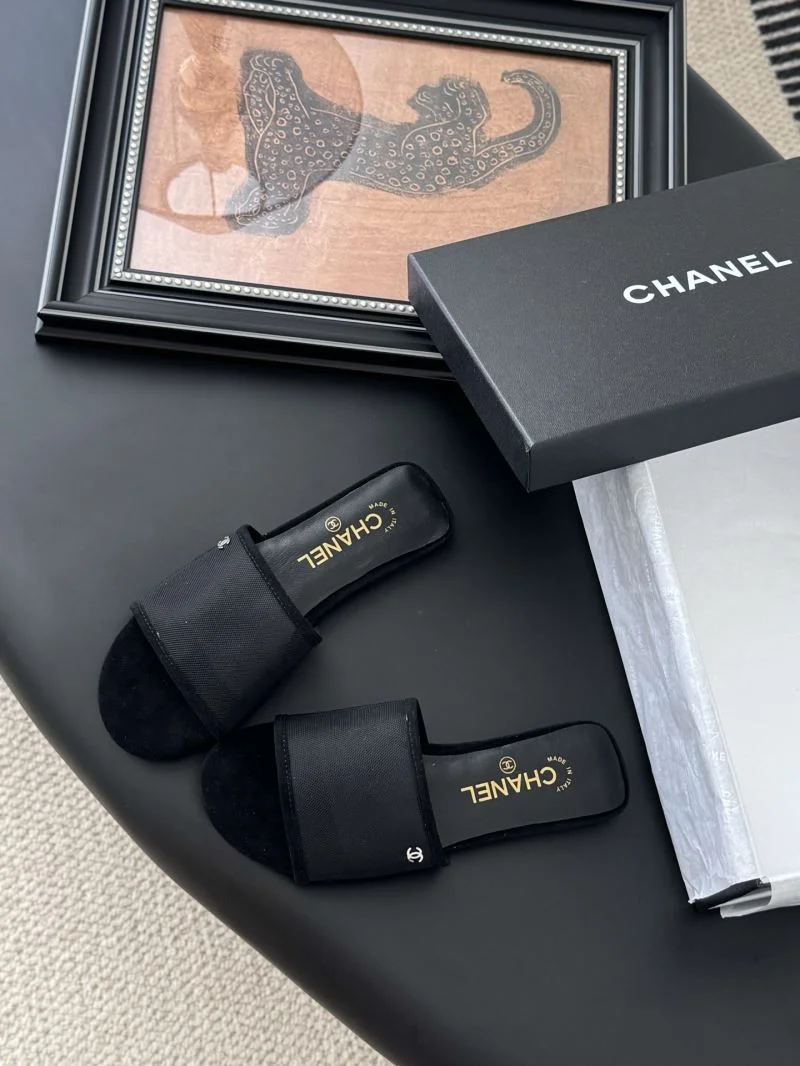 Chanel Slippers Versatile 18910