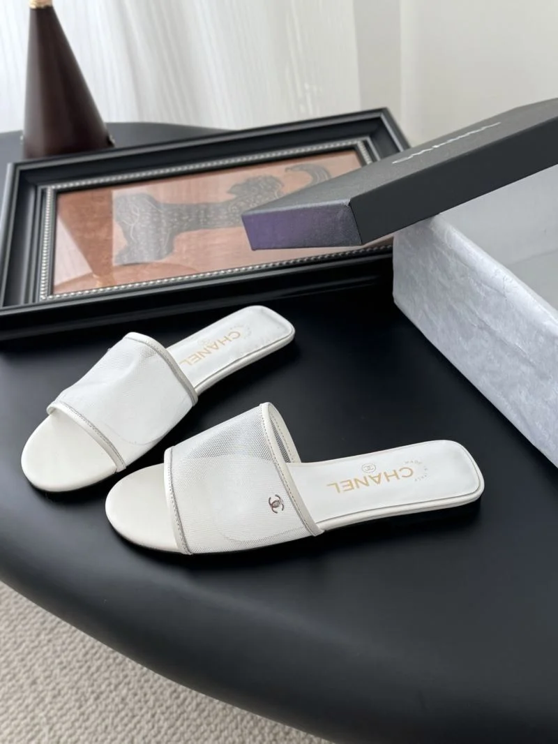 Chanel Slippers Bold 18918