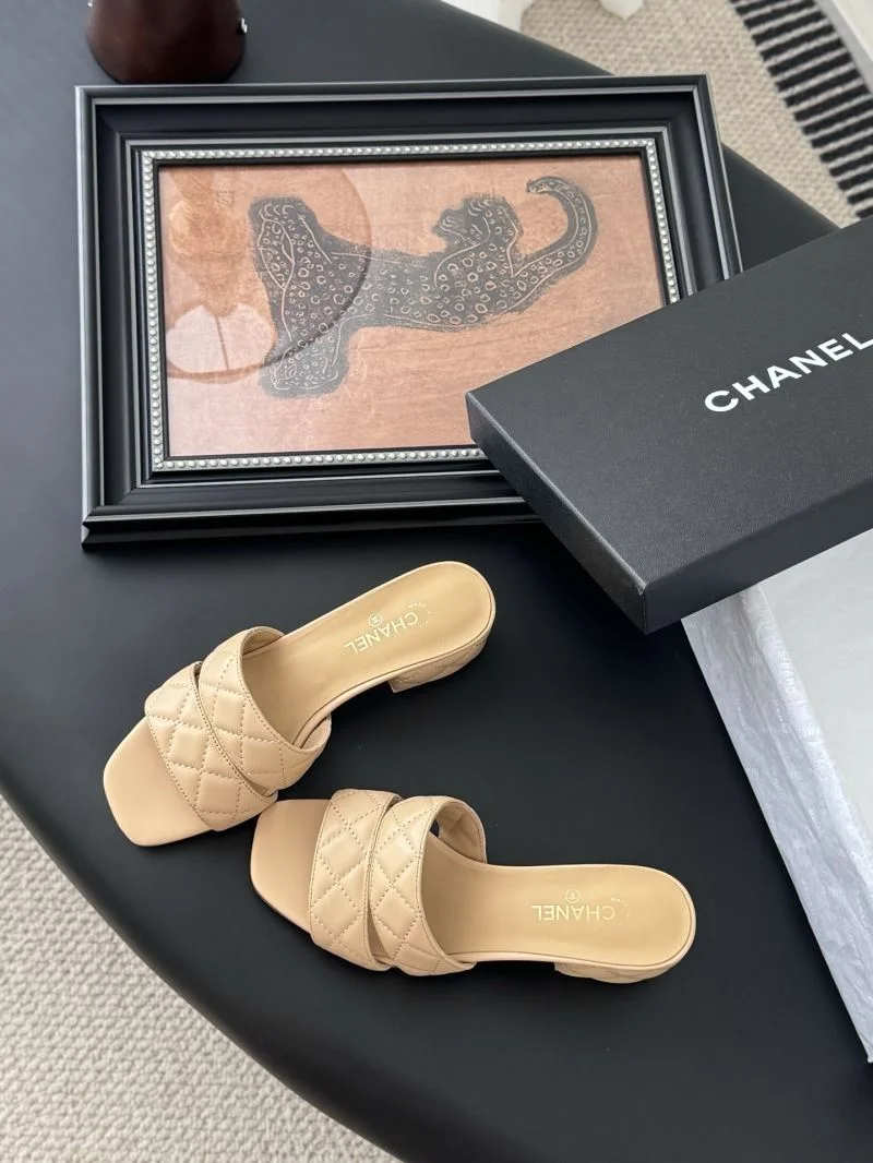 Neat Chanel Slippers 18972