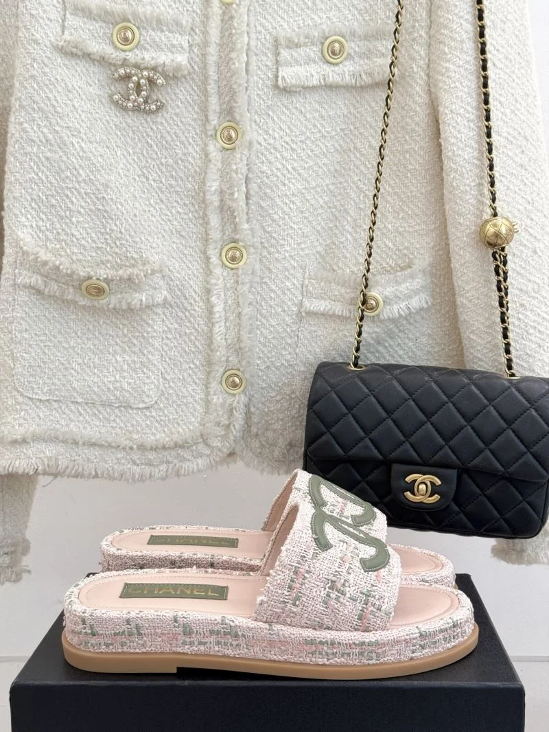 Functional Chanel Slippers 18903