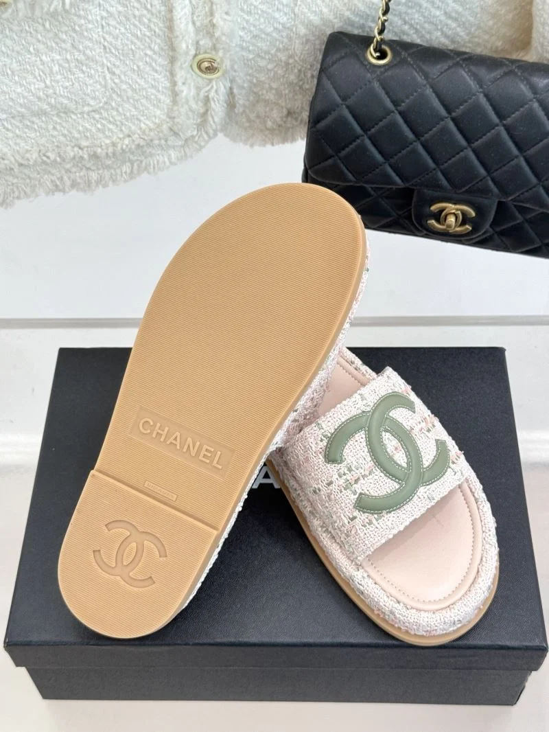 Functional Chanel Slippers 18903