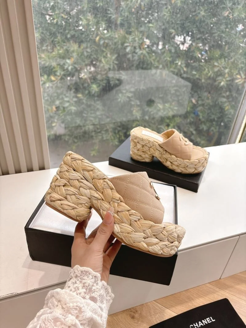 Attractive Chanel Slippers 18951