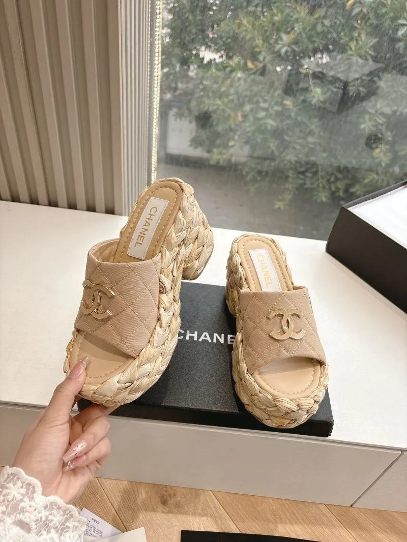 Attractive Chanel Slippers 18951