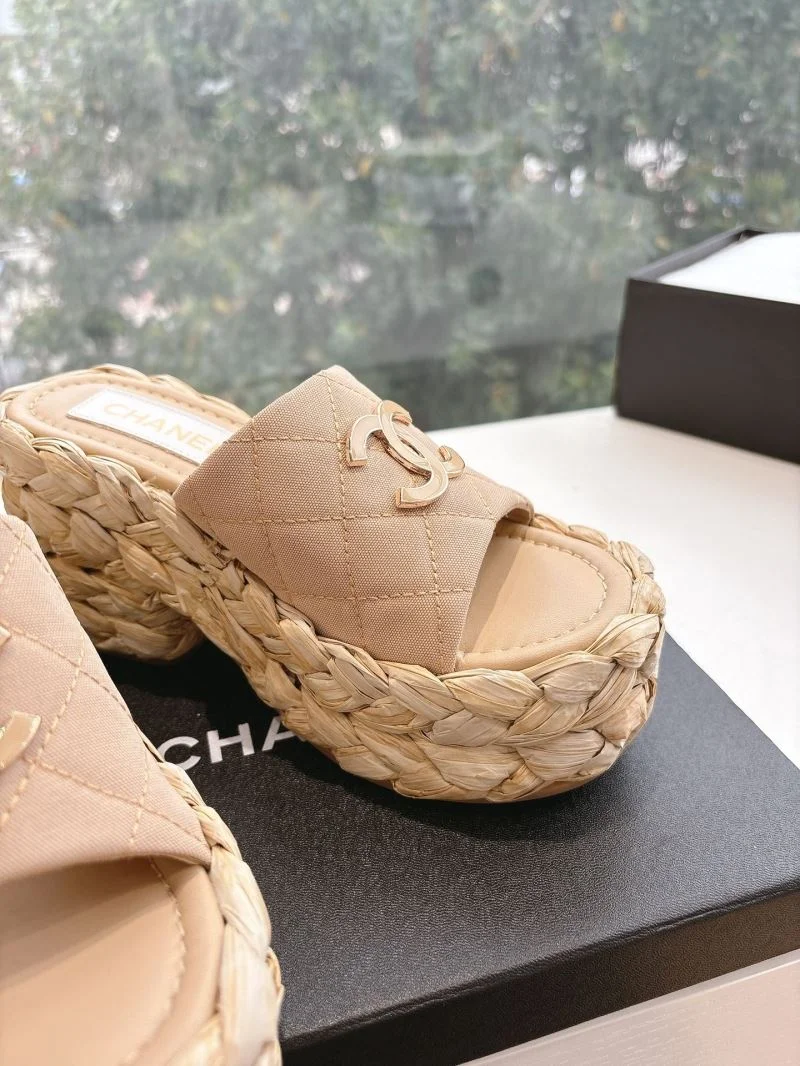 Attractive Chanel Slippers 18951