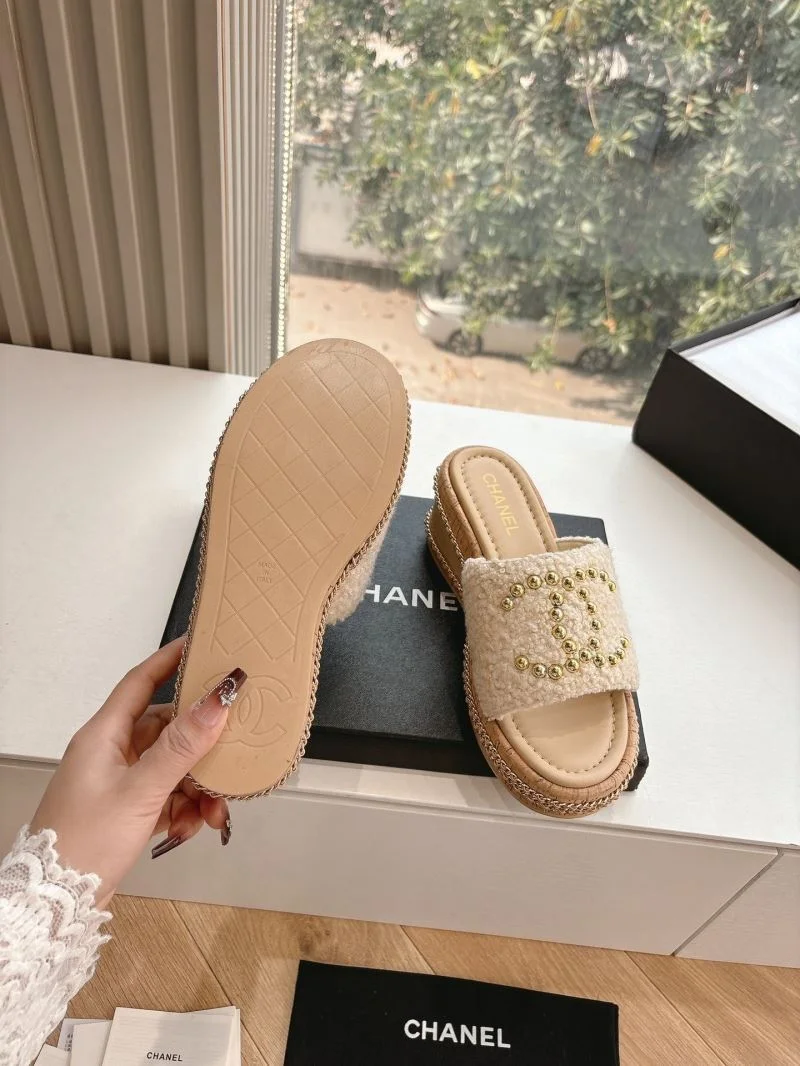 Trendsetting Chanel Slippers 18883