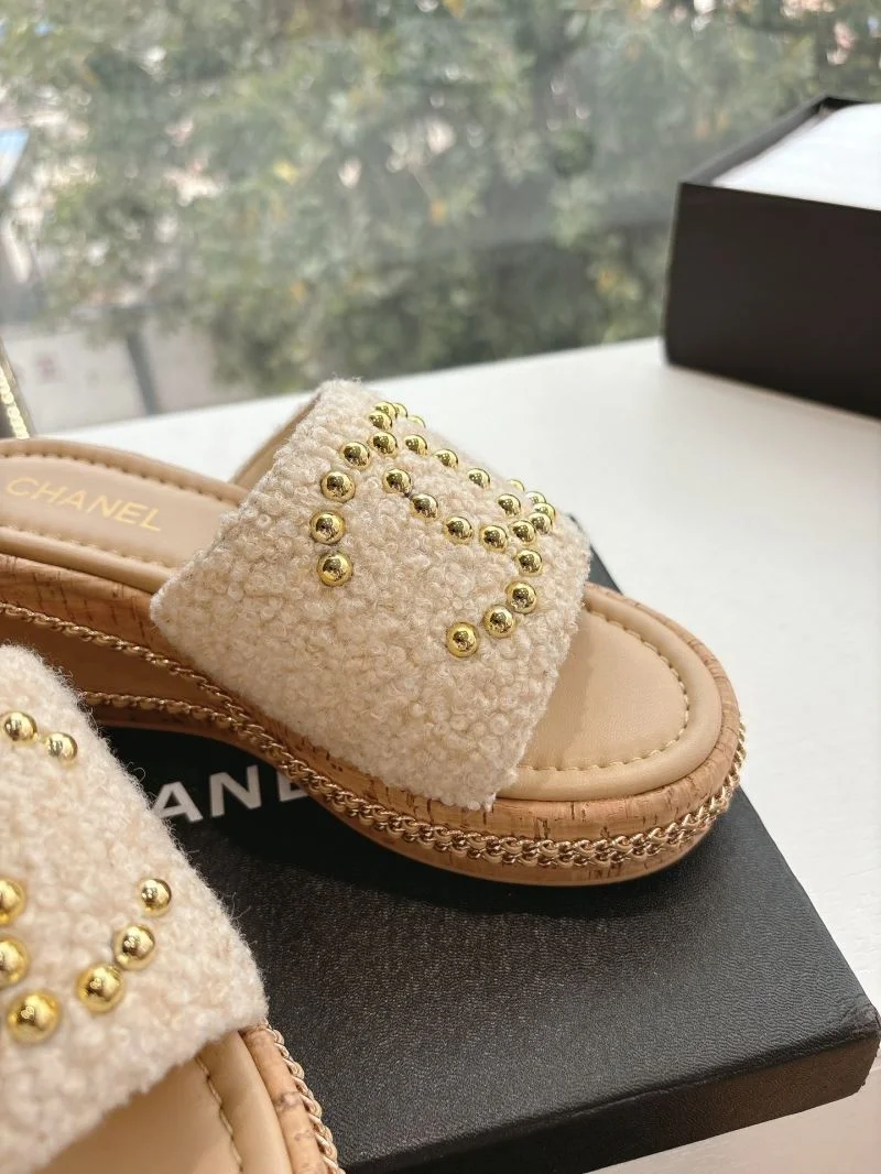 Trendsetting Chanel Slippers 18883