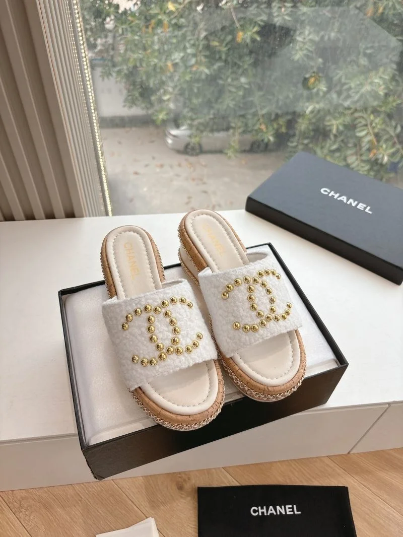 Youthful Chanel Slippers 18879