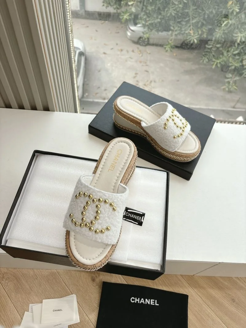 Youthful Chanel Slippers 18879