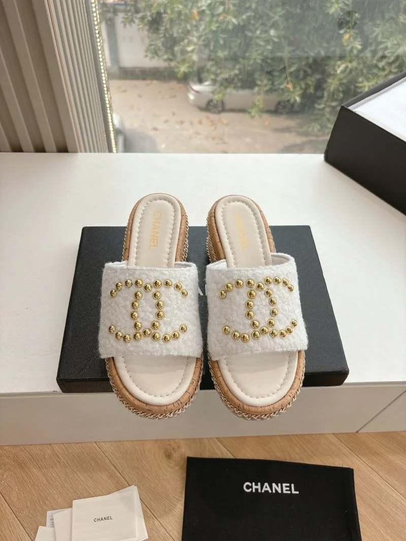 Youthful Chanel Slippers 18879