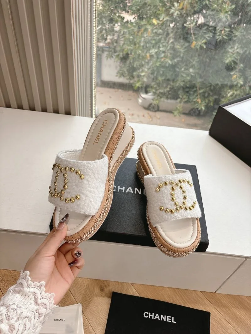 Youthful Chanel Slippers 18879