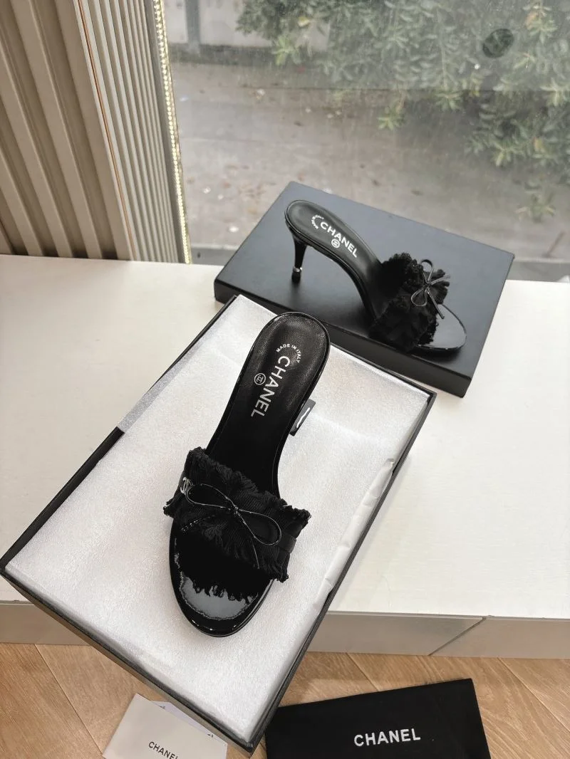 Chanel Slippers Timeless 18940