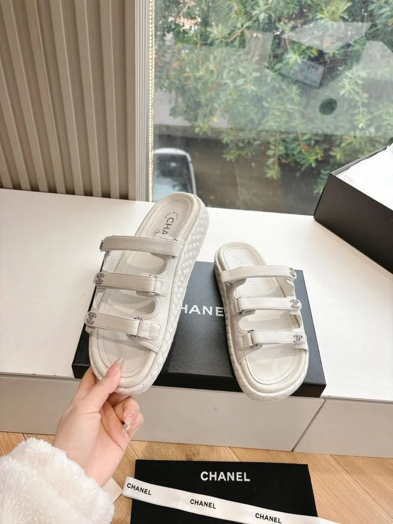 NewStyle Chanel Slippers 18864