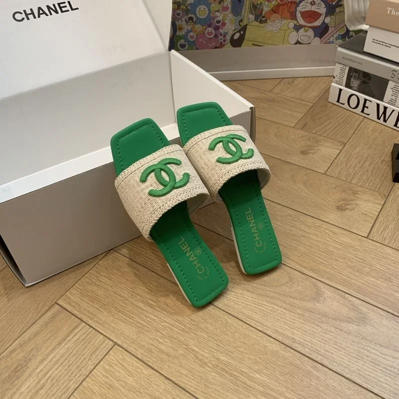 Unique Chanel Slippers 18860