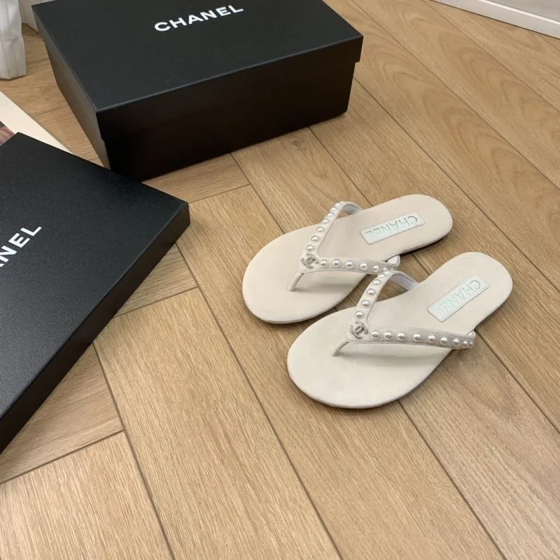 Functional Chanel Slippers 18848
