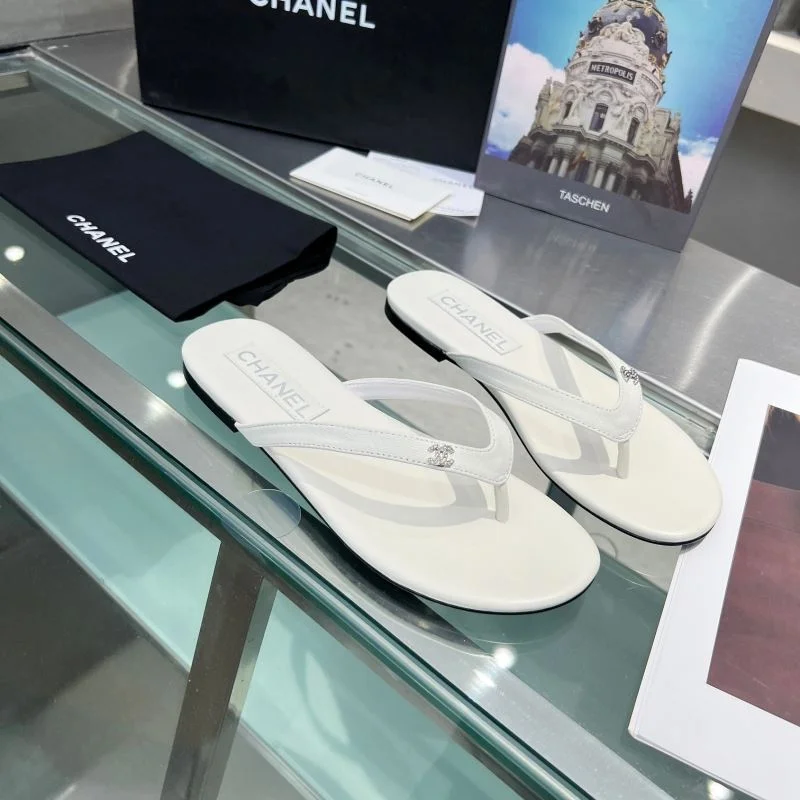 WellDesigned Chanel Slippers 18859