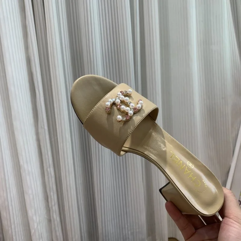 Trendsetting Chanel Slippers 18835