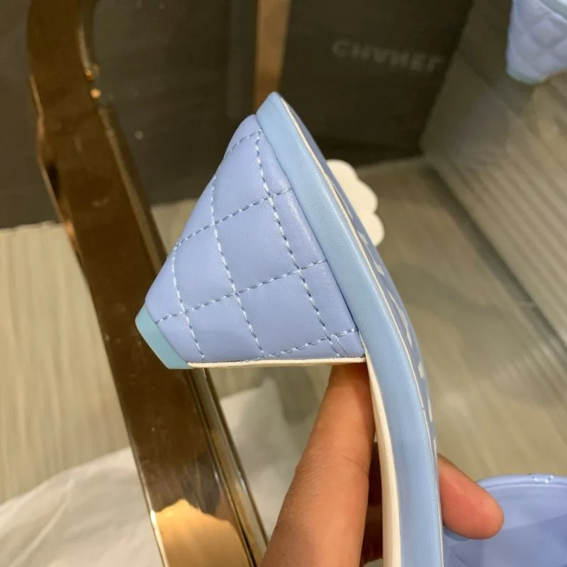 Chanel Slippers Versatile 18823