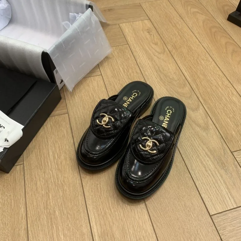 Neat Chanel Slippers 18811