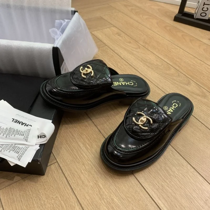 Neat Chanel Slippers 18811