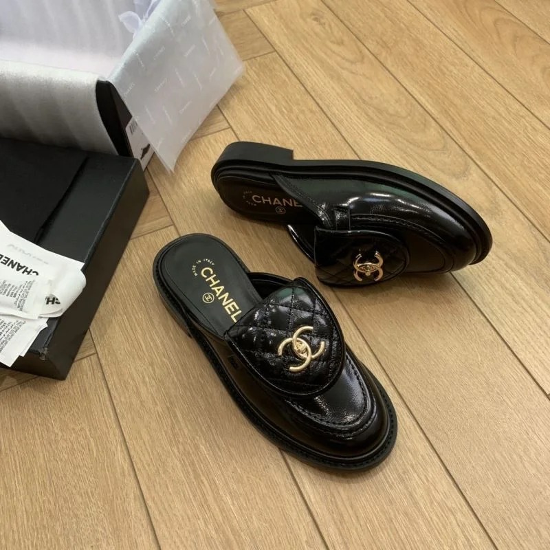 Neat Chanel Slippers 18811