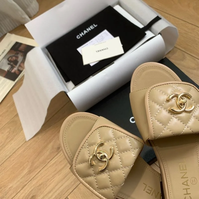 Stylish Chanel Slippers 18809