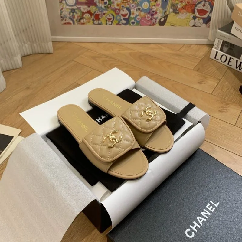 Stylish Chanel Slippers 18809