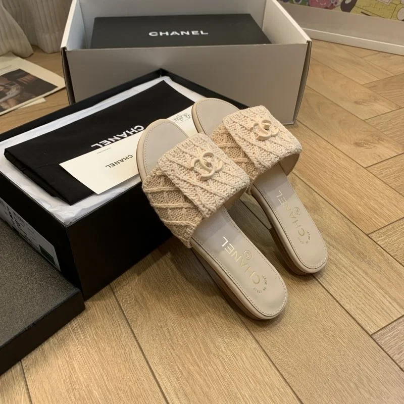 Vibrant Chanel Slippers 18791