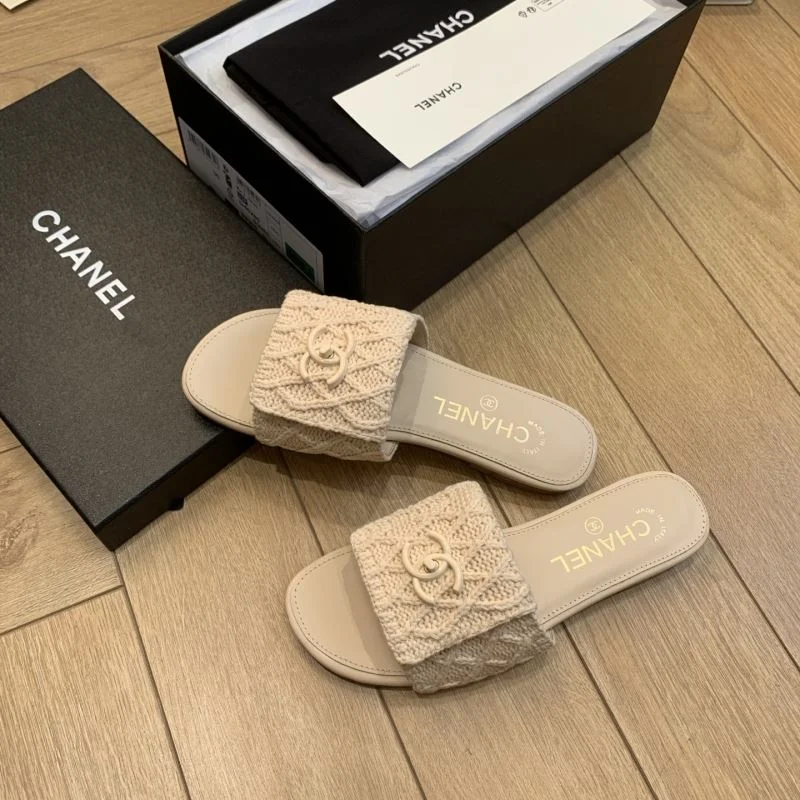 Vibrant Chanel Slippers 18791