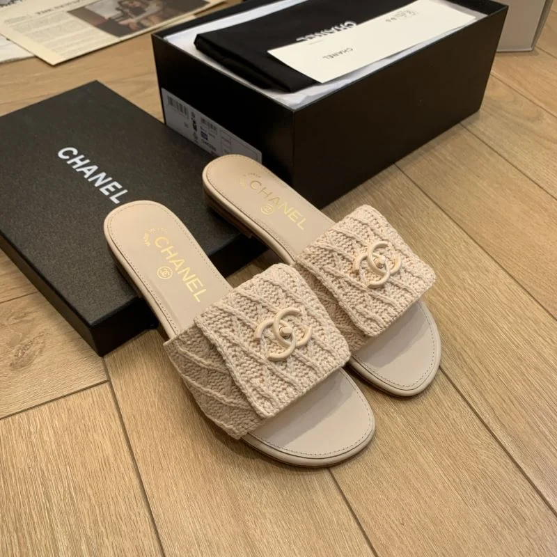 Vibrant Chanel Slippers 18791