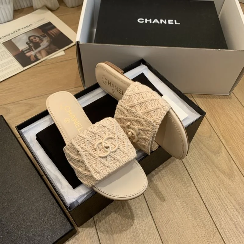 Vibrant Chanel Slippers 18791
