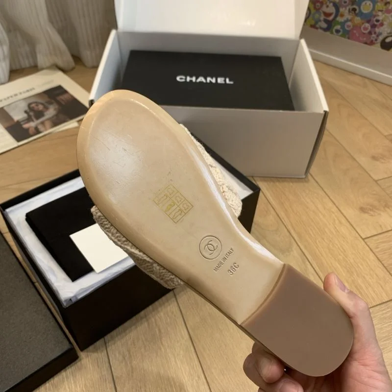 Vibrant Chanel Slippers 18791