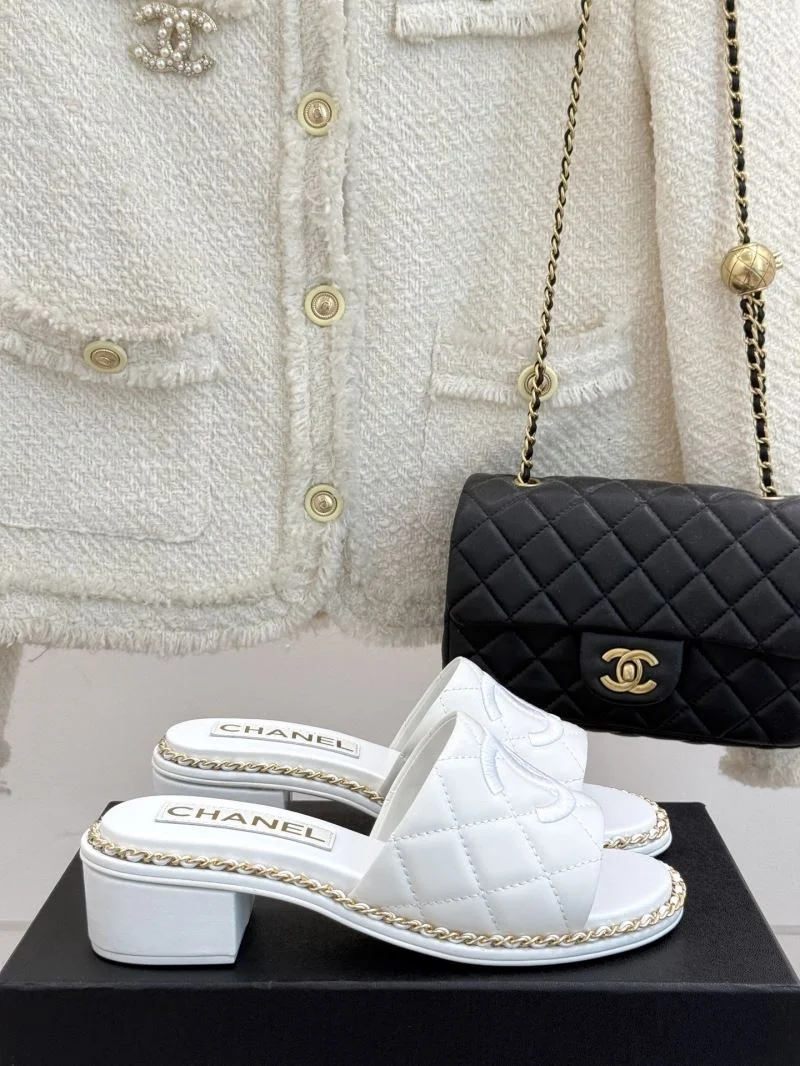 Chanel Slippers Elegant 18763