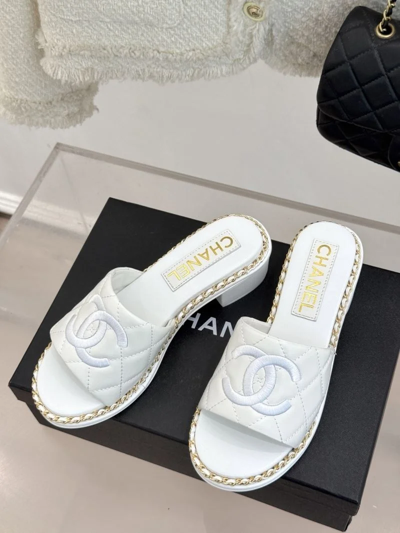 Chanel Slippers Elegant 18763