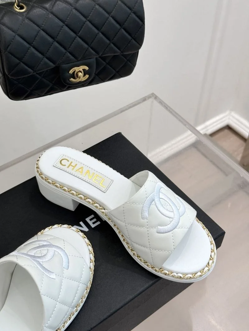 Chanel Slippers Elegant 18763